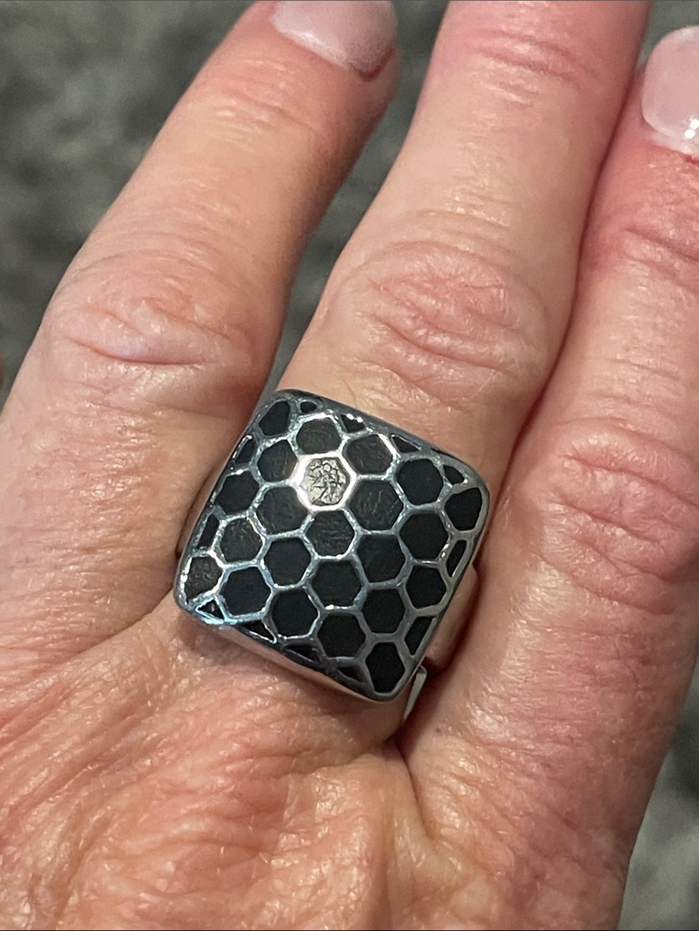 Vintage Heavyweight Honeycomb Silver/Black Ring size 8-8.25